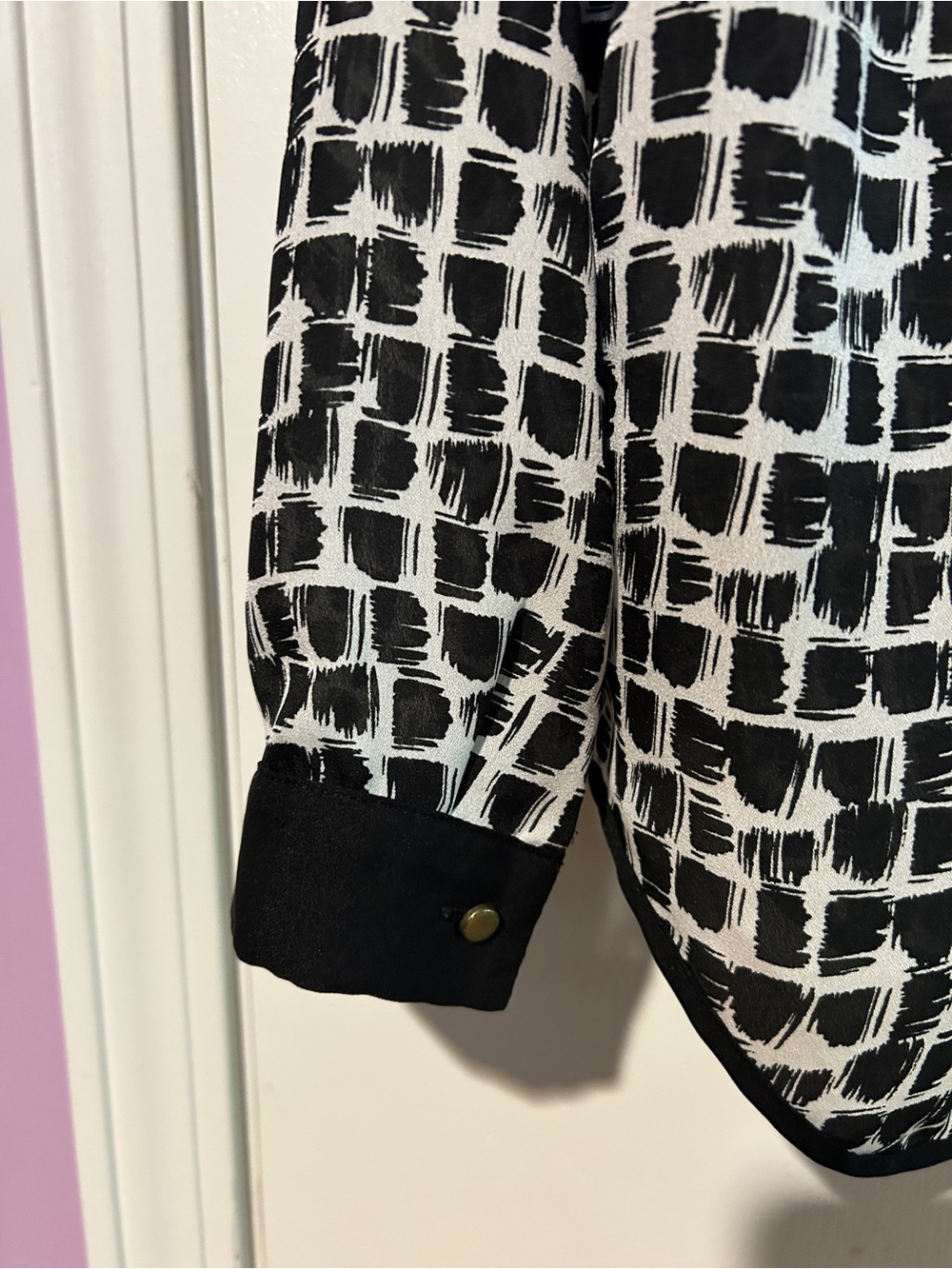 Liz Claiborne Black and White Brushstroke tunic